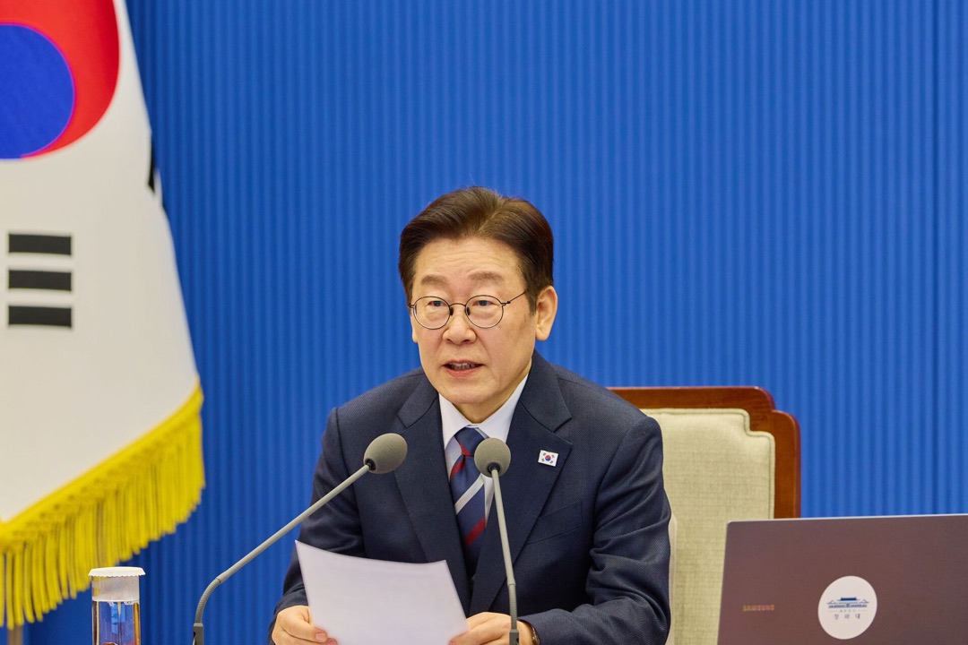 수석보좌관회의에서 발언하는 이재명 대통령(취임 100일 회견 장면 아님)