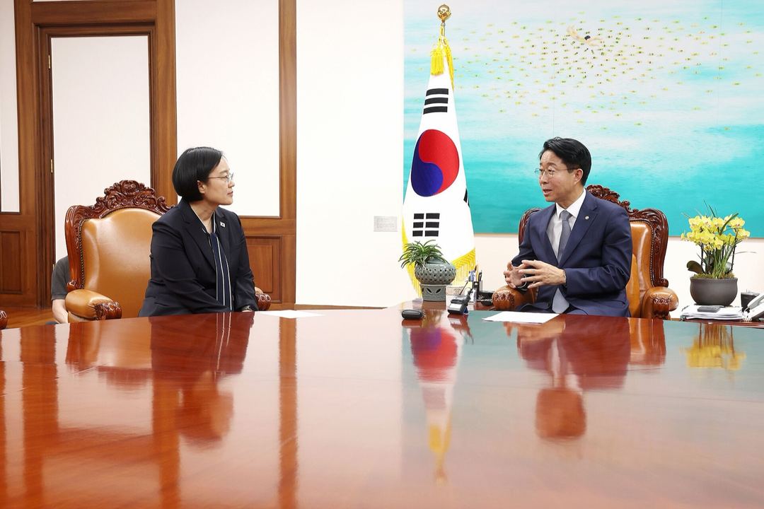2026년 7월 국회를 찾아 조정식 국회의장과 만난 한성숙 국무총리 — 대정부질문 당일이 아닌 대체 사진
